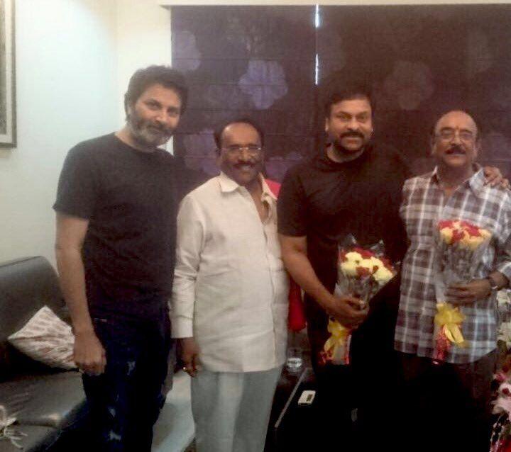 Chiranjeevi & Team Celebrating Success Of Khaidi No150