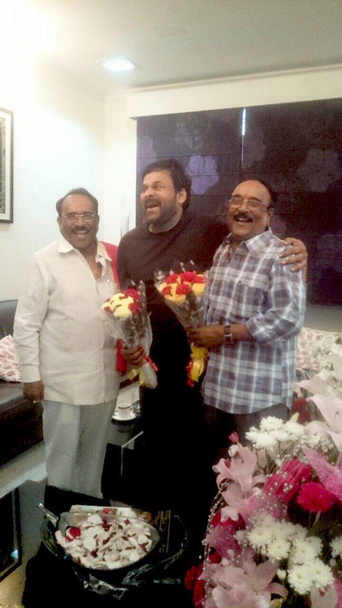 Chiranjeevi & Team Celebrating Success Of Khaidi No150