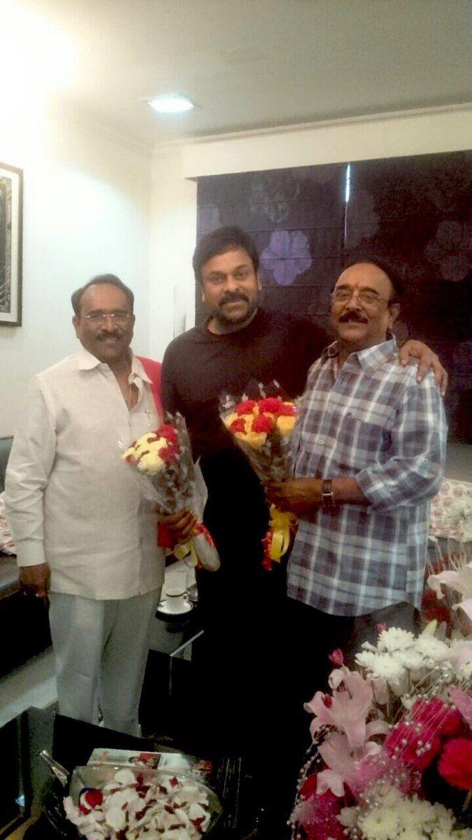 Chiranjeevi & Team Celebrating Success Of Khaidi No150