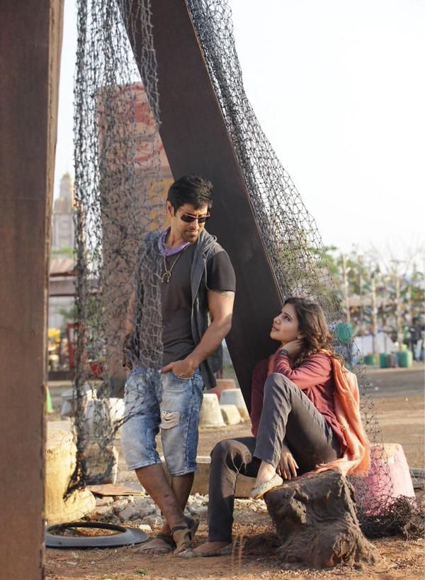 Chiyaan Vikram 10 Endrathukulla Movie Stills