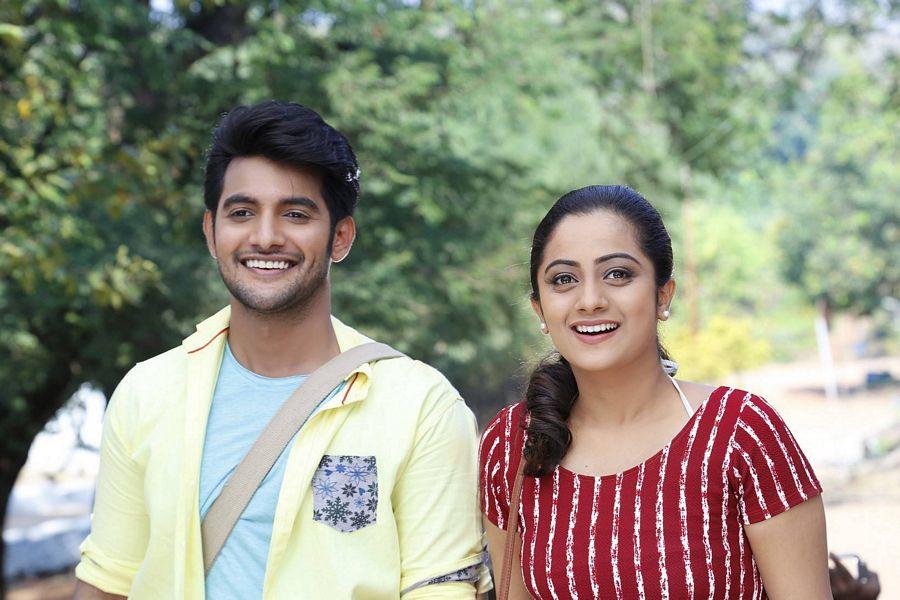 Chuttalabbayi Movie Latest Stills & Posters