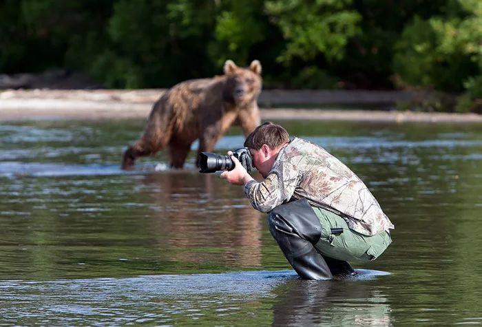 Crazy Photos Of Mad Photographers Who Will Do Anything For The Perfect Shot