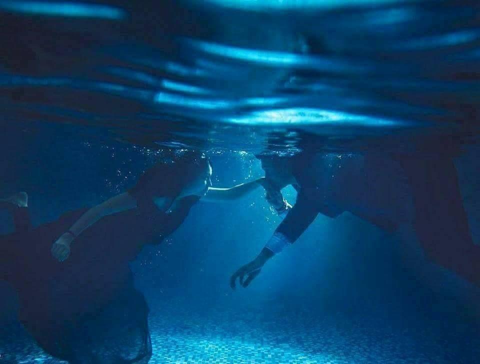 Crazy Underwater Pre-Wedding Shoot Photos that'll leave you Short of Breath