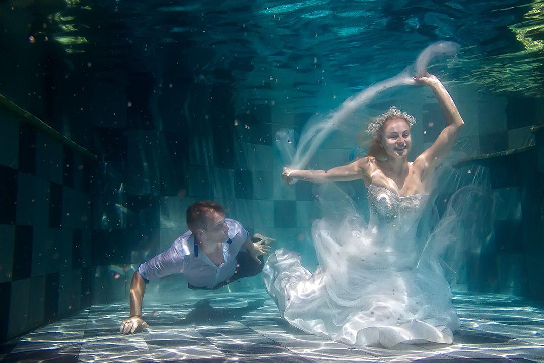 Crazy Underwater Pre-Wedding Shoot Photos that'll leave you Short of Breath