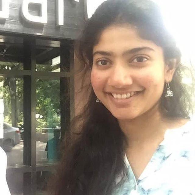 Cute Actress Sai Pallavi Never Seen Photos Collections!