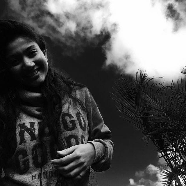 Cute Actress Sai Pallavi Never Seen Photos Collections!