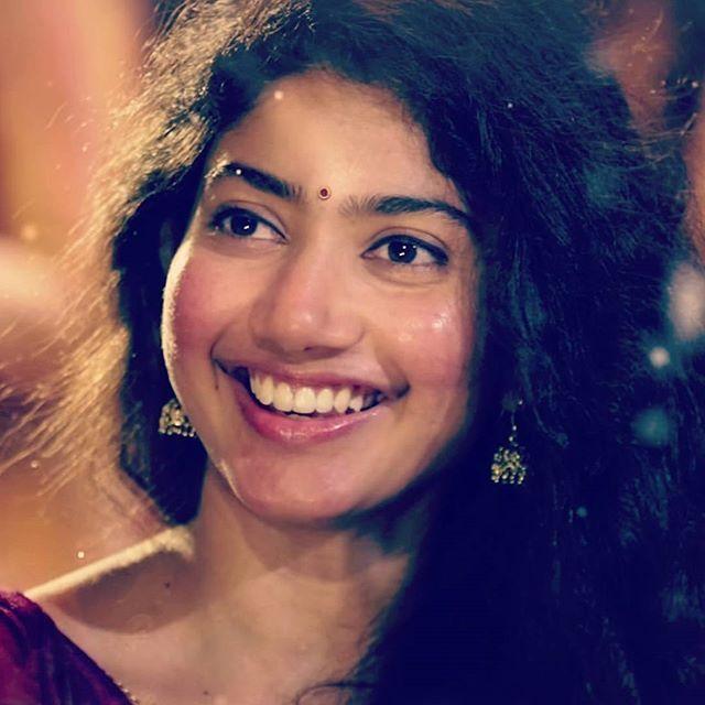 Cute Actress Sai Pallavi Never Seen Photos Collections!