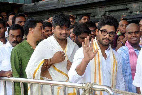 DJ Duvvada Jagannadham Movie Team Visit Tirupati Photos