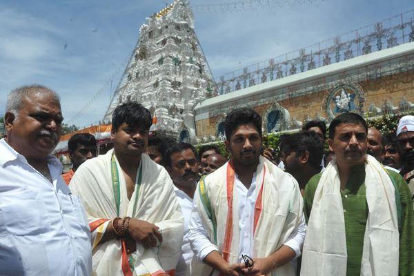 DJ Duvvada Jagannadham Movie Team Visit Tirupati Photos