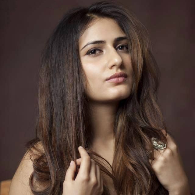 Dangal Girl Fatima Sana Shaikh Rare Photo Collection