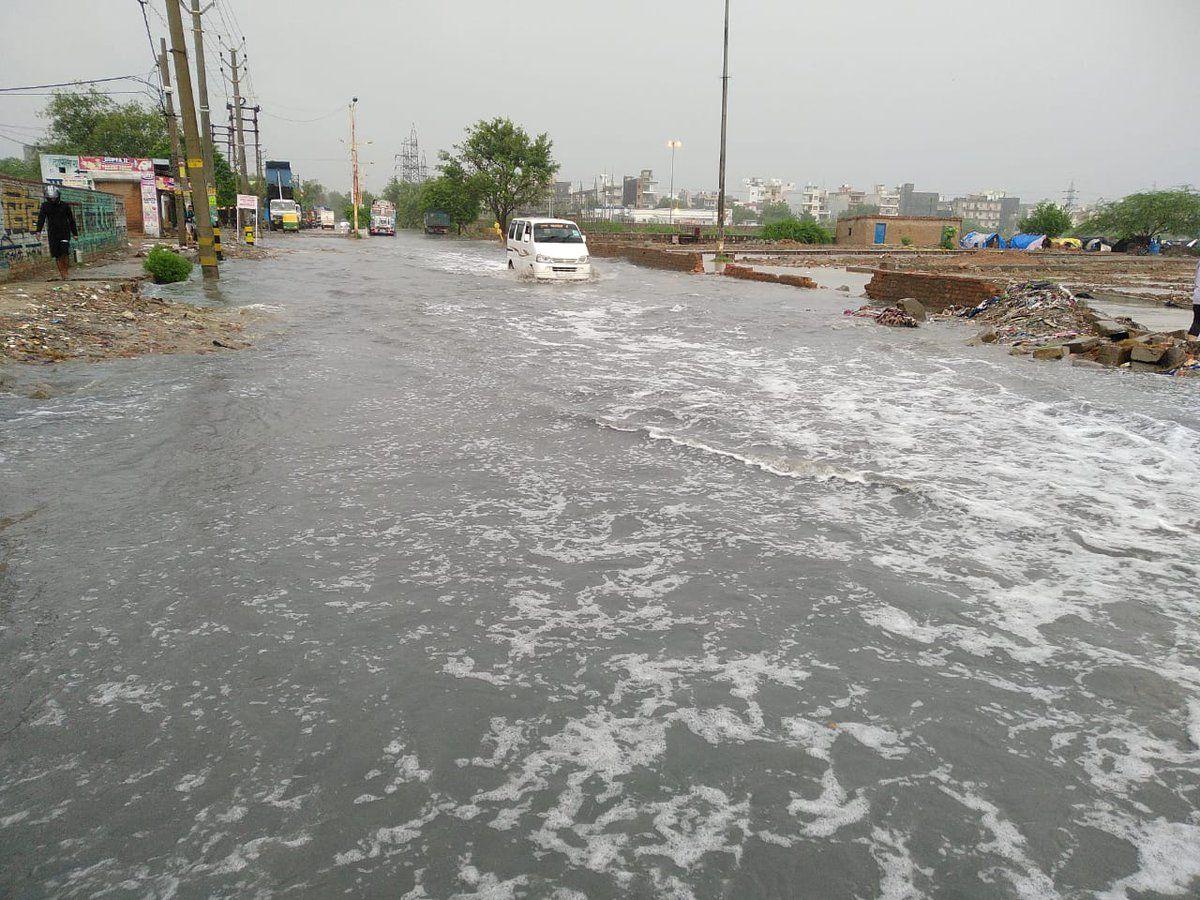 Delhi Rains: Heavy Rain Lashes Delhi-NCR, Traffic Jam, Waterlogging at several places