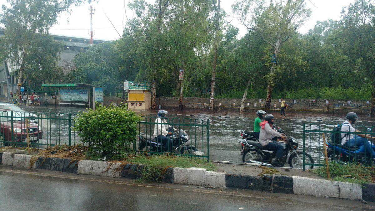 Delhi Rains: Heavy Rain Lashes Delhi-NCR, Traffic Jam, Waterlogging at several places