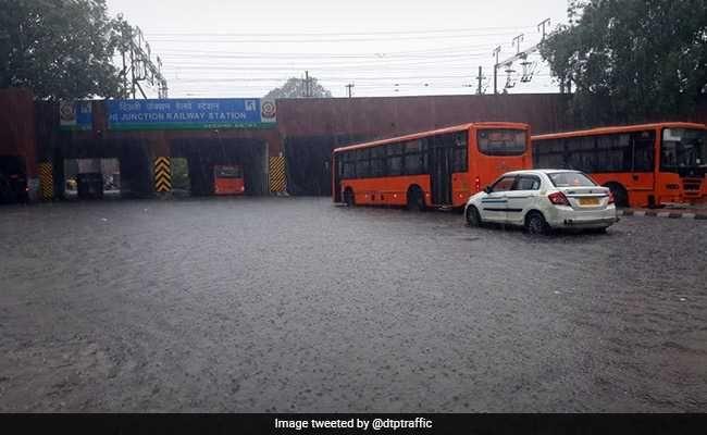 Delhi Rains: Heavy Rain Lashes Delhi-NCR, Traffic Jam, Waterlogging at several places