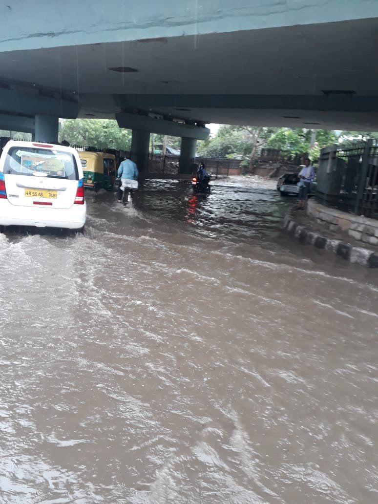 Delhi Rains: Heavy Rain Lashes Delhi-NCR, Traffic Jam, Waterlogging at several places