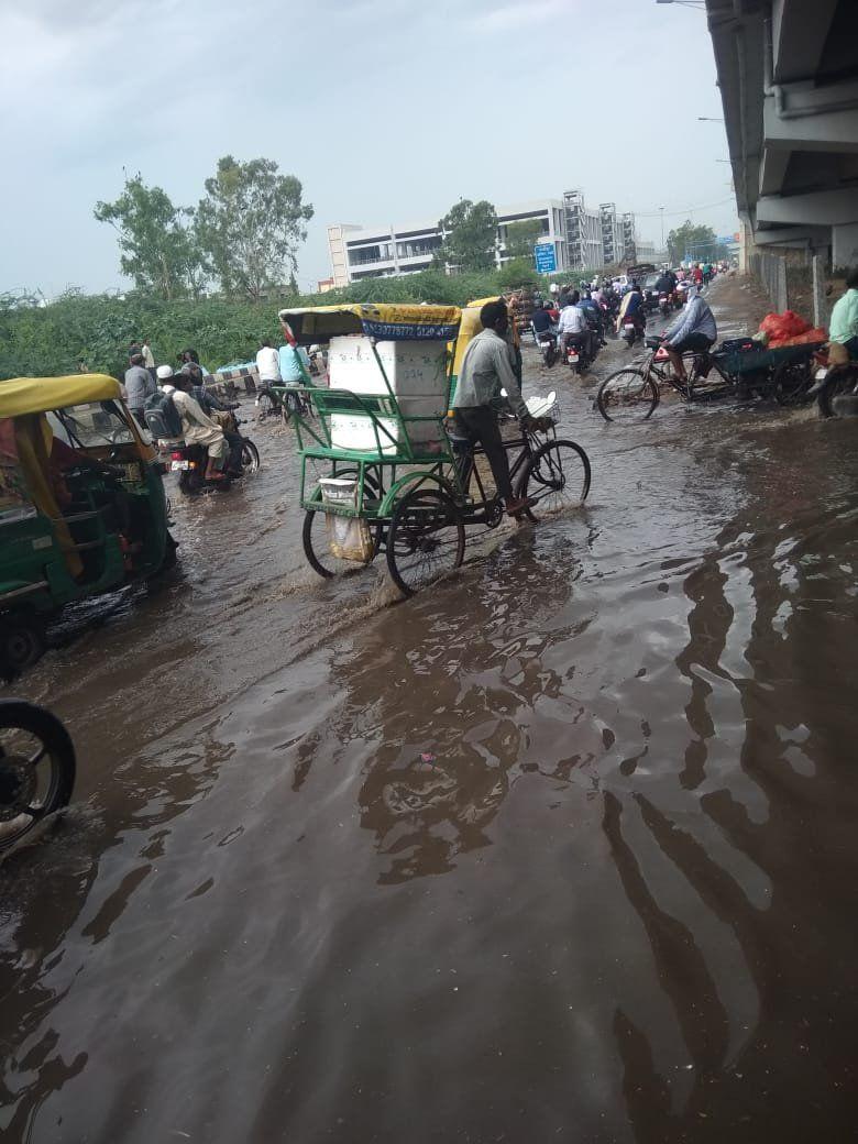 Delhi Rains: Heavy Rain Lashes Delhi-NCR, Traffic Jam, Waterlogging at several places