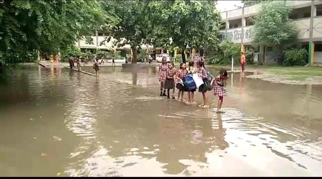 Delhi Rains: Heavy Rain Lashes Delhi-NCR, Traffic Jam, Waterlogging at several places