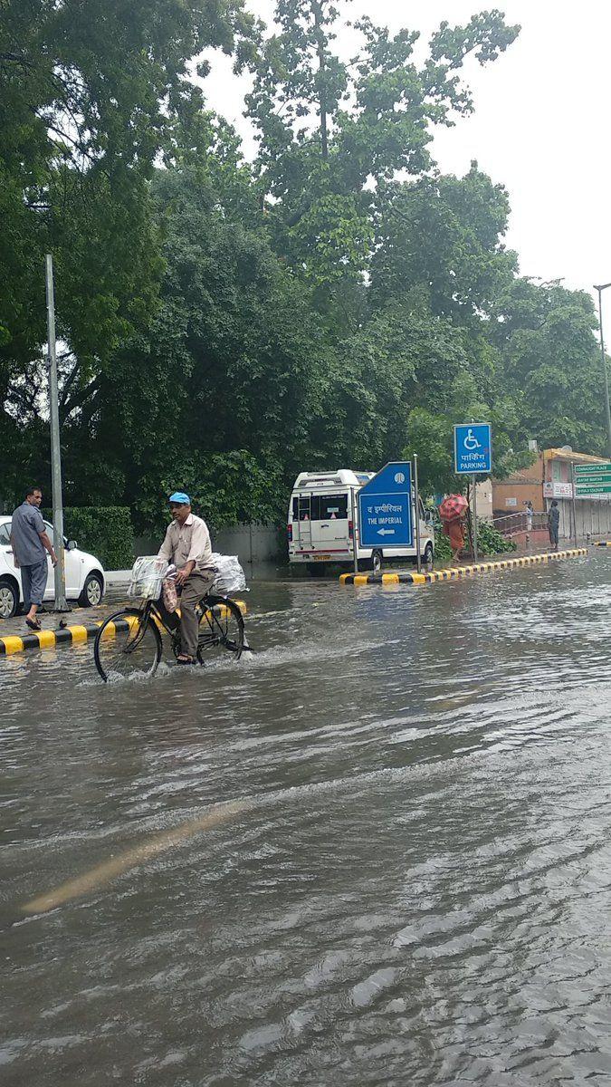 Delhi Rains: Heavy Rain Lashes Delhi-NCR, Traffic Jam, Waterlogging at several places