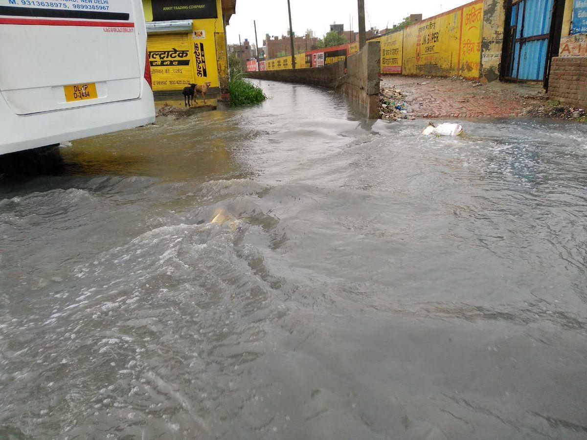 Delhi Rains: Heavy Rain Lashes Delhi-NCR, Traffic Jam, Waterlogging at several places