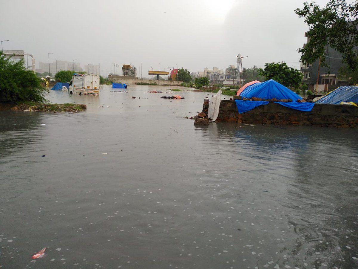 Delhi Rains: Heavy Rain Lashes Delhi-NCR, Traffic Jam, Waterlogging at several places