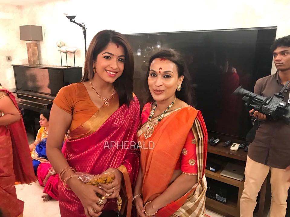 Dhanush & Aishwarya Dhanush Celebrating Navaratri Photos