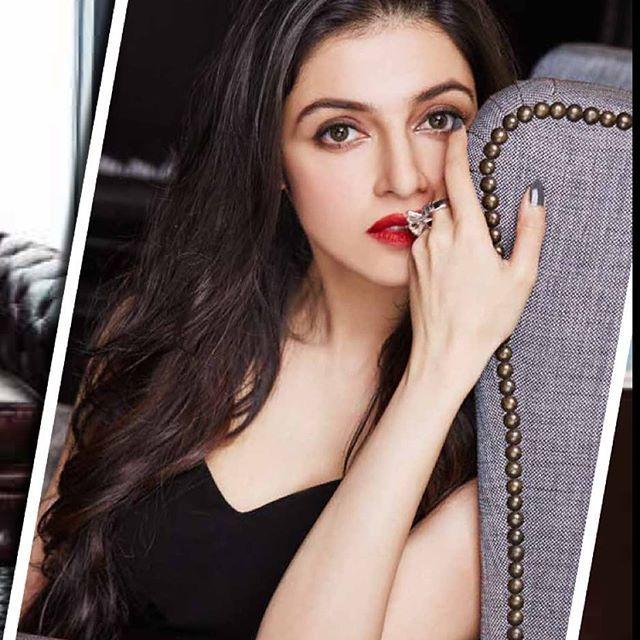 Divya Khosla Kumar Latest Rare & Unseen Backless Photo Stills