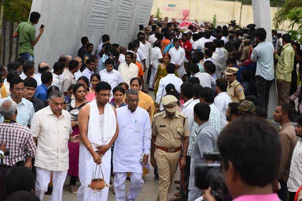 Dr C Narayana Reddy Funeral Photos