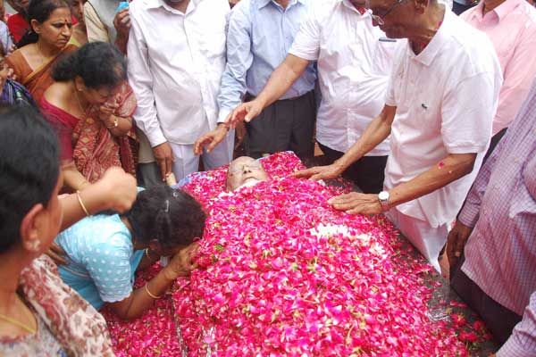 Dr C Narayana Reddy Funeral Photos