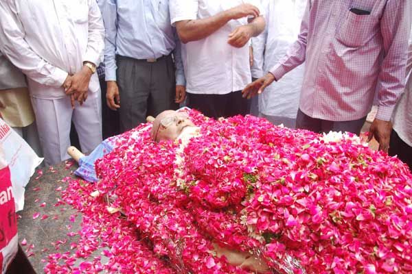 Dr C Narayana Reddy Funeral Photos