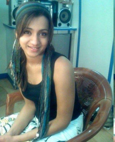 Drunk Actress Trisha Caught redhanded dancing on Streets Unseen Photos