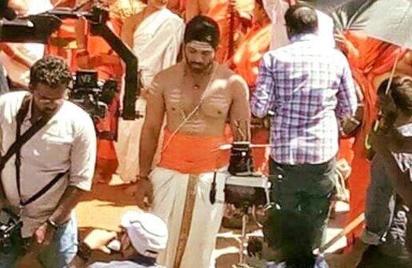 Duvvada Jagannadham Working Stills Leaked