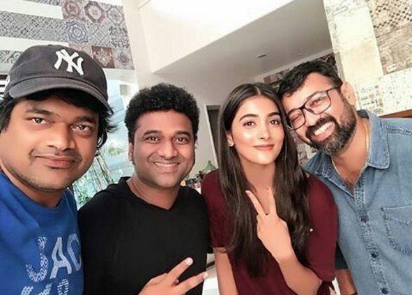 Duvvada Jagannadham Working Stills Leaked