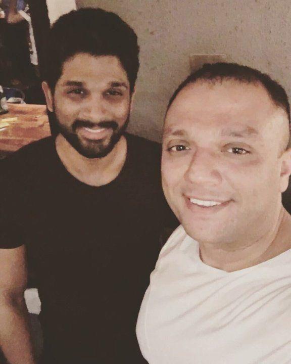 Duvvada Jagannadham Working Stills Leaked