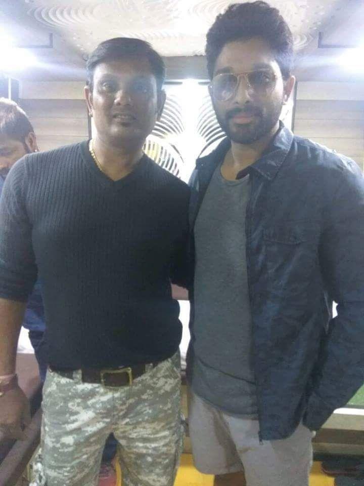 Duvvada Jagannadham Working Stills Leaked