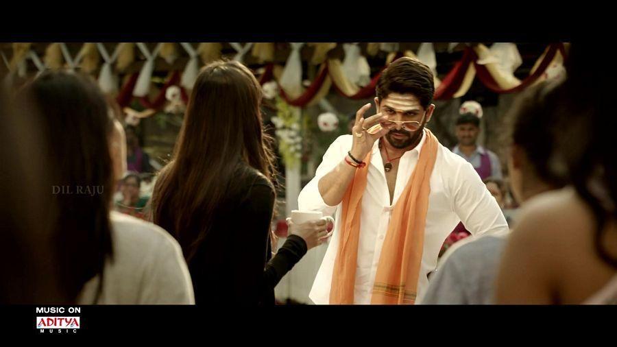 Duvvada Jagannadham Working Stills Leaked