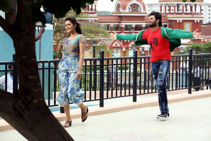 Dwaraka Telugu Movie Latest Stills