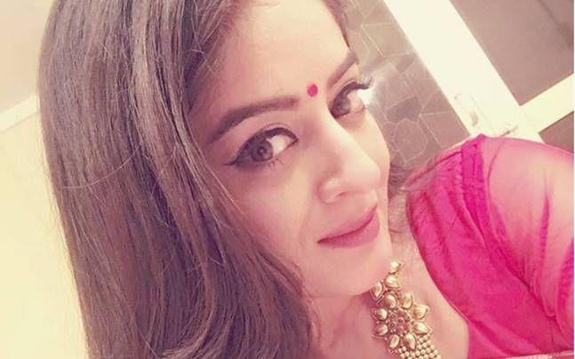 EXCLUSIVE: Balika Vadhu Actress Mahhi Vij Rare & Unseen Photos