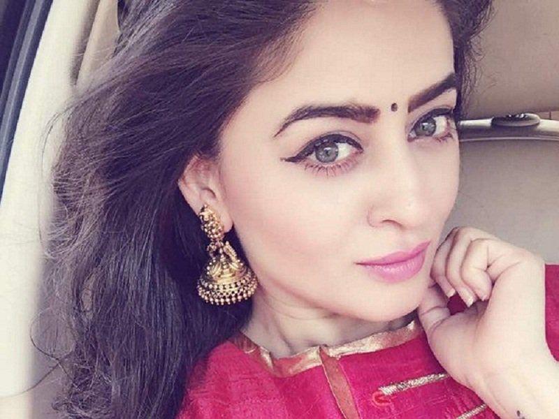 EXCLUSIVE: Balika Vadhu Actress Mahhi Vij Rare & Unseen Photos