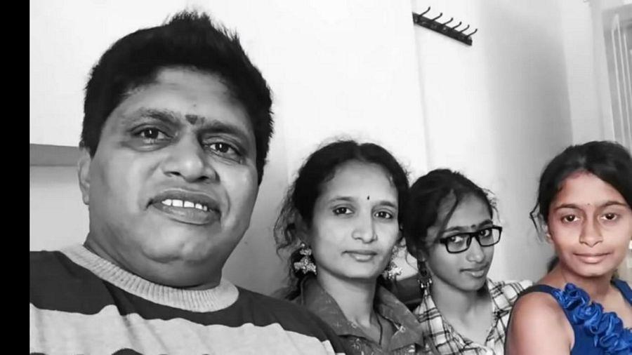 EXCLUSIVE: Jabardasth Comedians With Their Wives & Family Unseen Photos