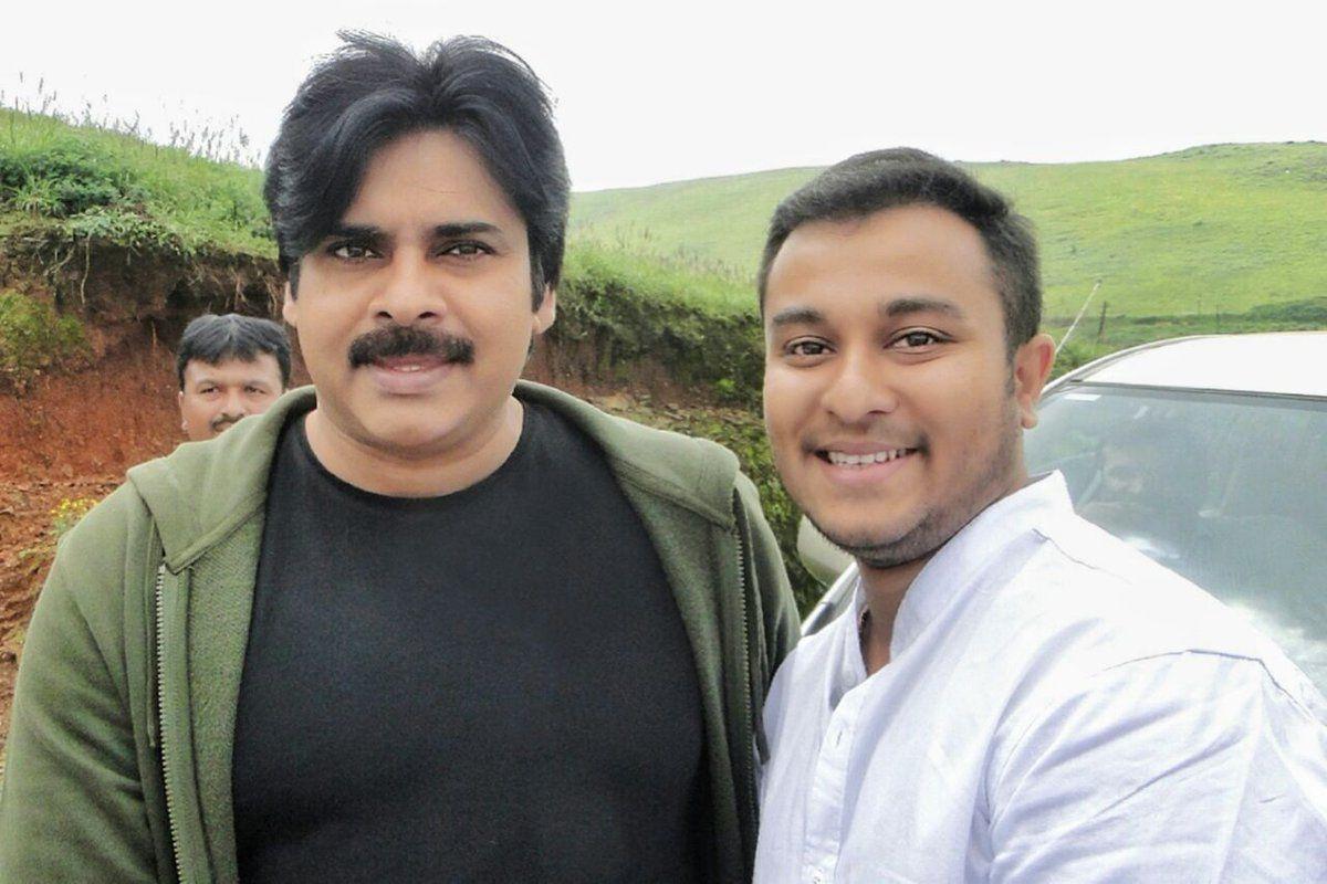 EXCLUSIVE: Powerstar Pawan Kalyan Stills Leaked from PSPK25