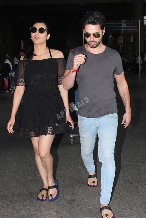 EXCLUSIVE PHOTOS: Shruti Haasan Spotted with her Boy Friend