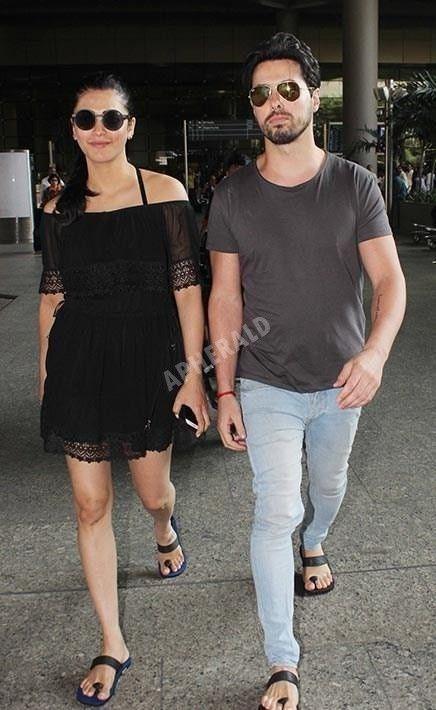 EXCLUSIVE PHOTOS: Shruti Haasan Spotted with her Boy Friend