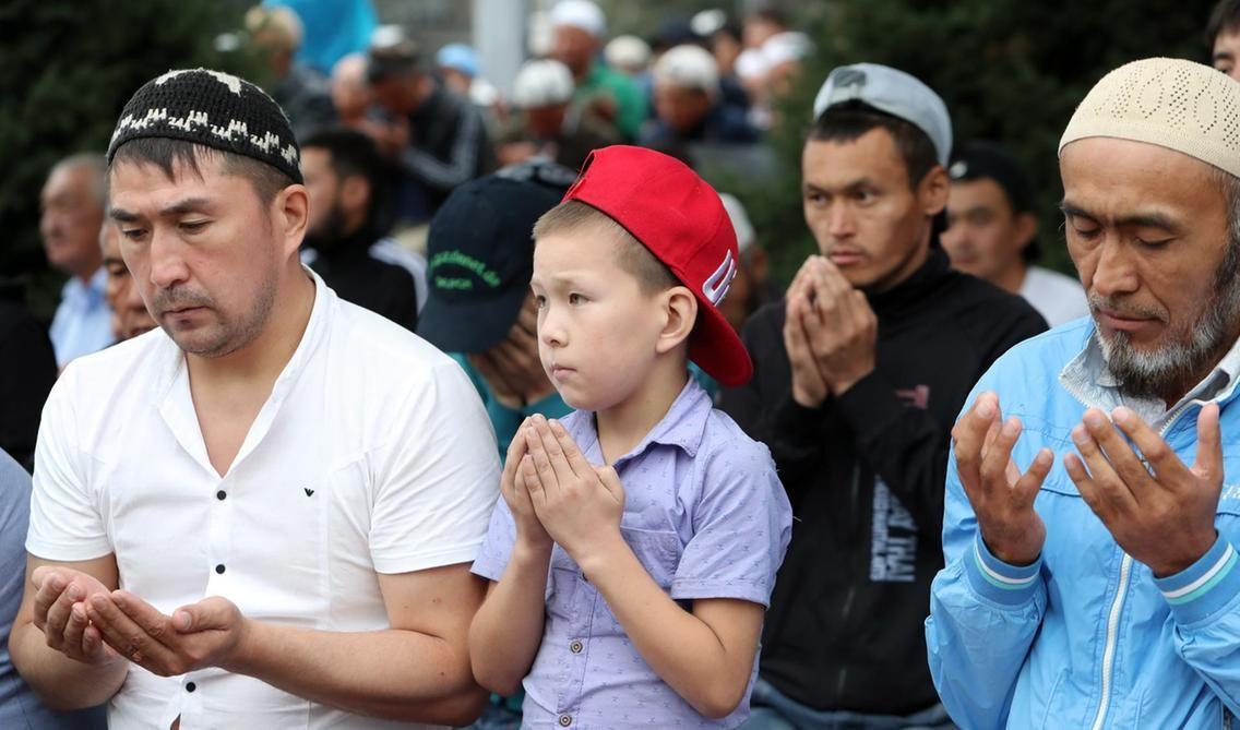 Eid prayers in Makkah and around the world