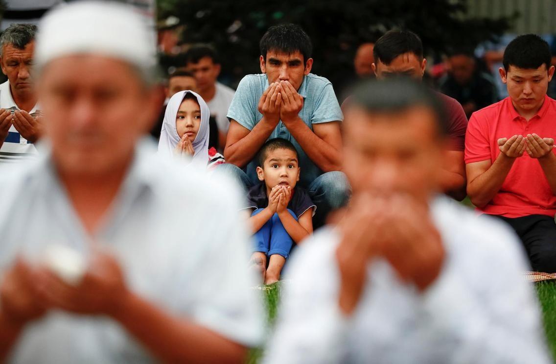 Eid prayers in Makkah and around the world