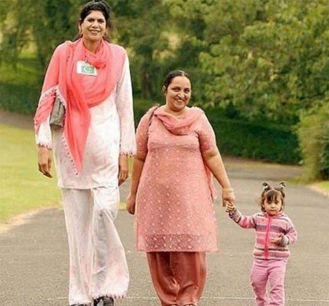 Exclusive: Tallest Giant Women In The World Photos