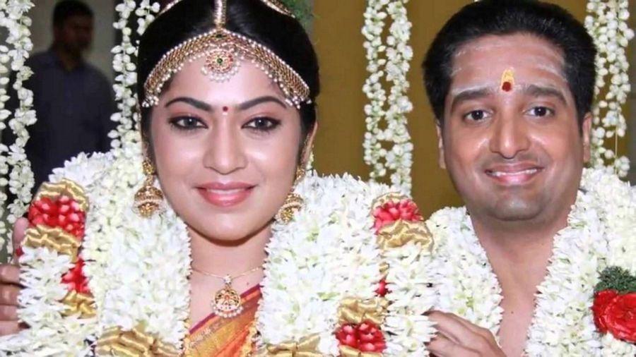 Exclusive: Unseen Marriage Photos of TV Actress & Singers