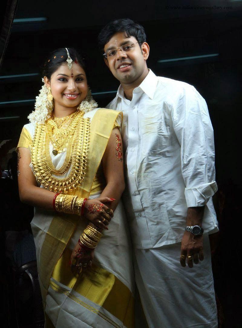 Exclusive: Unseen Marriage Photos of TV Actress & Singers