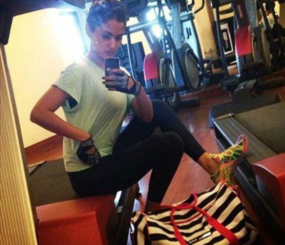 Exclusive Actresses Caught hardly Working Out In Gym