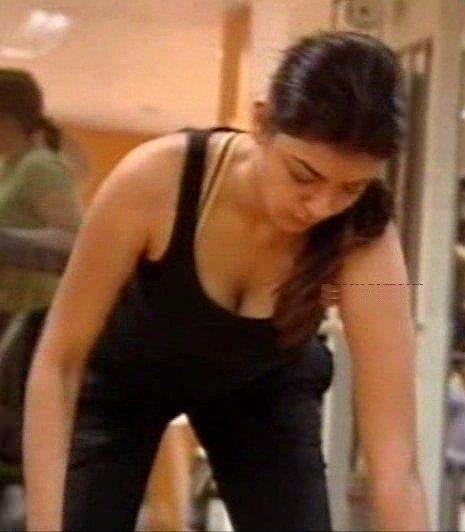 Exclusive Actresses Caught hardly Working Out In Gym