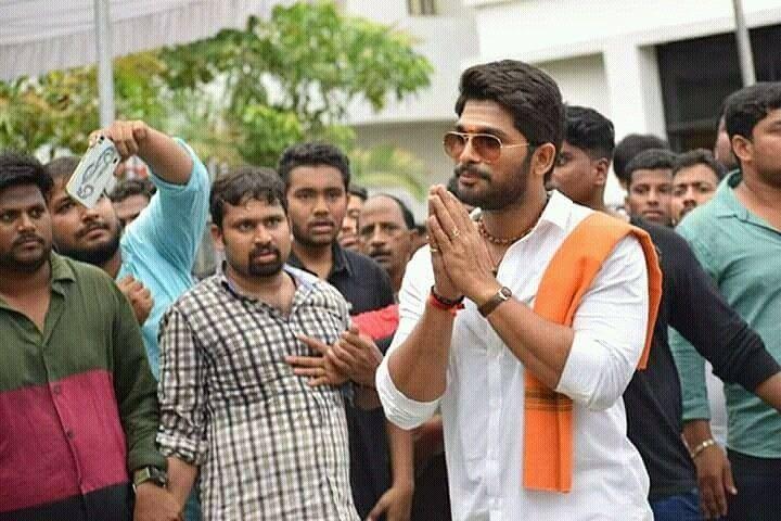 Exclusive Leaked: Duvvada Jagannadham Movie Unseen Working Stills & Posters