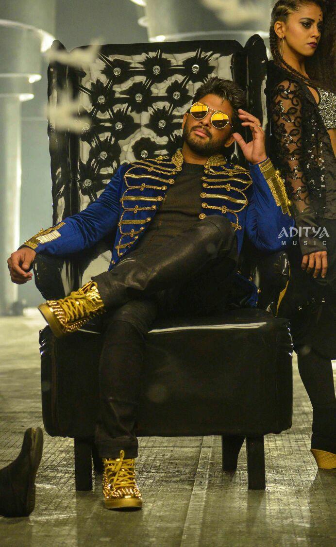 Exclusive Leaked: Duvvada Jagannadham Movie Unseen Working Stills & Posters